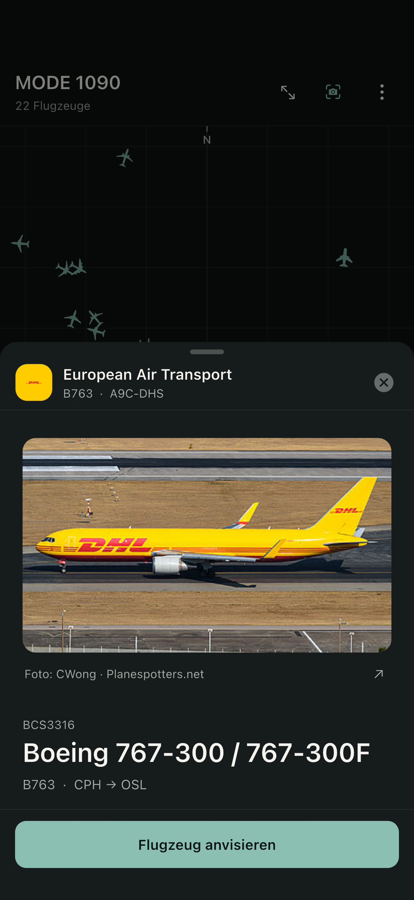 Flugzeugdetails mit Flugdaten, Route und Bildnachweis auf dem iPhone